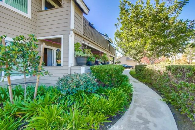 1059 Shadowridge Drive 1, Vista, CA 92081