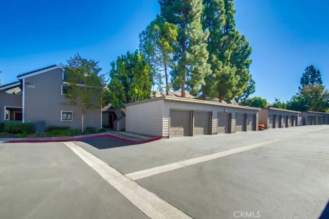 1059 Shadowridge Drive 1, Vista, CA 92081
