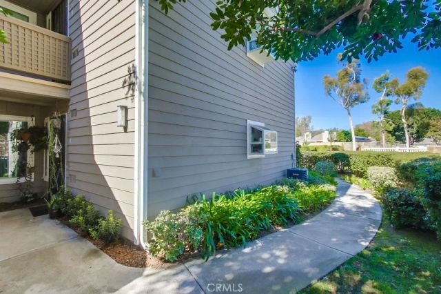 1059 Shadowridge Drive 1, Vista, CA 92081