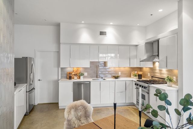 1200 Washington St 216, Boston, MA 02118