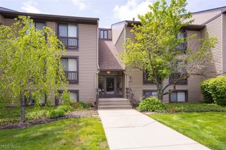 1105 Canyon View Road 204, Sagamore Hills, OH 44067