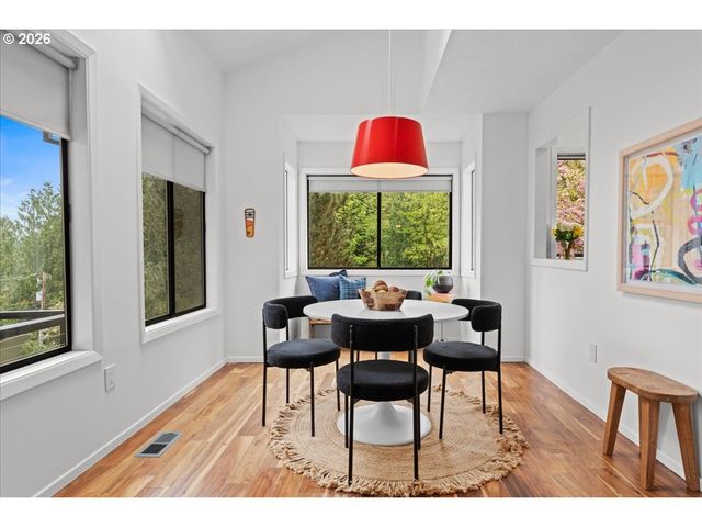 7720 Sw RUBY Ter, Portland, OR 97219