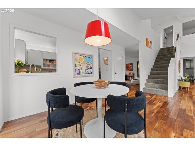 7720 Sw RUBY Ter, Portland, OR 97219