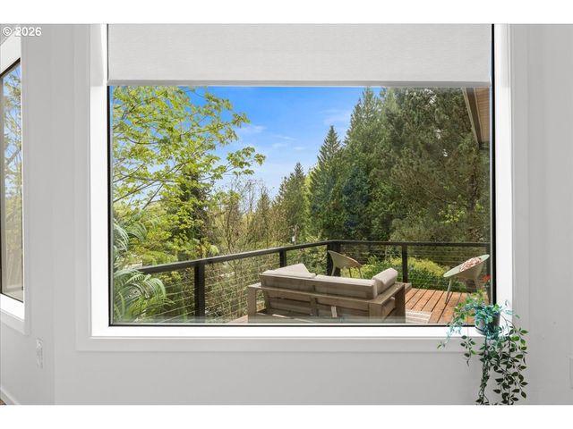 7720 Sw RUBY Ter, Portland, OR 97219