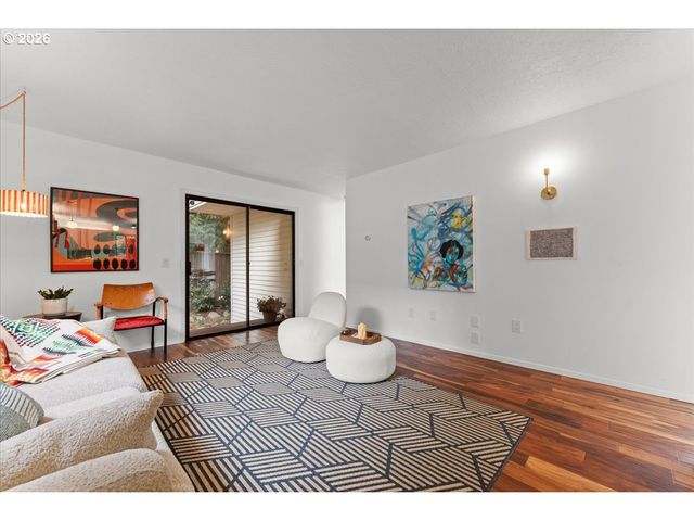 7720 Sw RUBY Ter, Portland, OR 97219