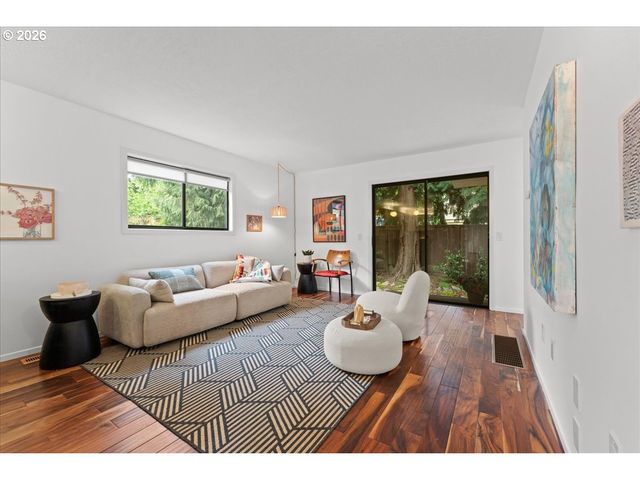 7720 Sw RUBY Ter, Portland, OR 97219