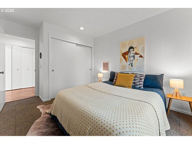 7720 Sw RUBY Ter, Portland, OR 97219