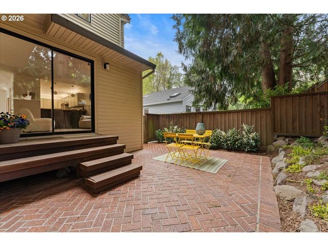 7720 Sw RUBY Ter, Portland, OR 97219