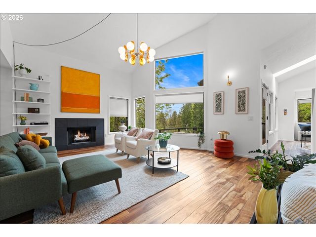 7720 Sw RUBY Ter, Portland, OR 97219