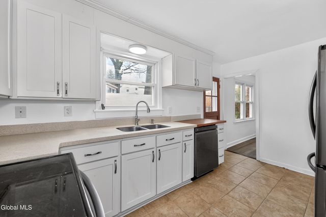 1158 Lexington Avenue, Schenectady, NY 12309