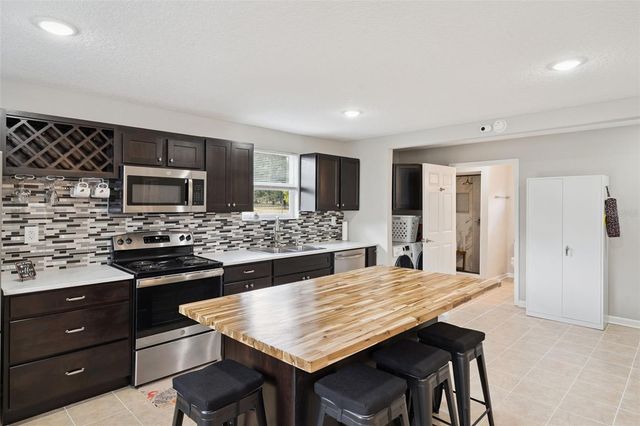 5670 CR 577, Center Hill, FL 33514