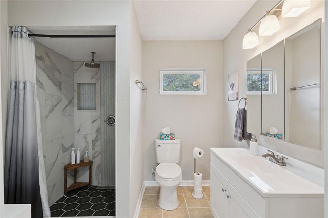 5670 CR 577, Center Hill, FL 33514