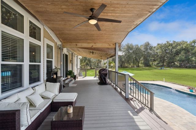 5670 CR 577, Center Hill, FL 33514