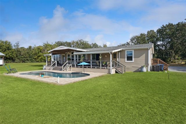 5670 CR 577, Center Hill, FL 33514