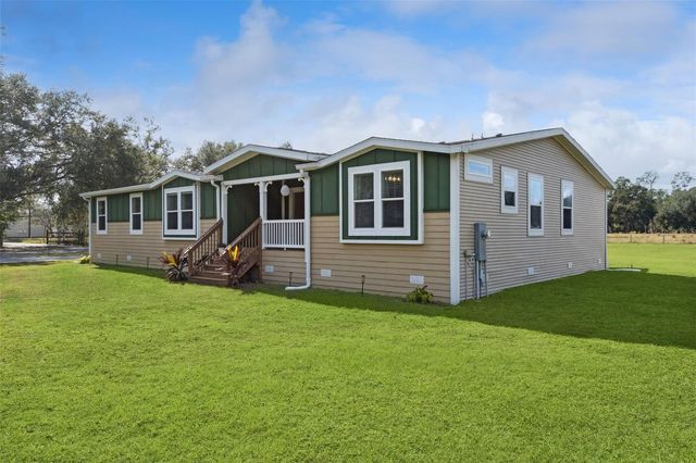 5670 CR 577, Center Hill, FL 33514