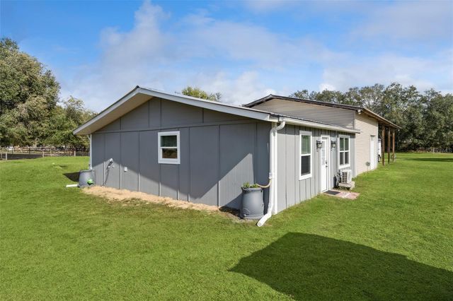 5670 CR 577, Center Hill, FL 33514