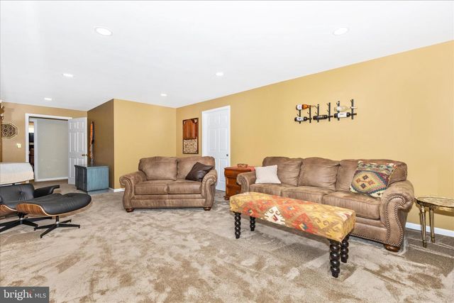 105 CROSSING POINTE CT, Frederick, MD 21702