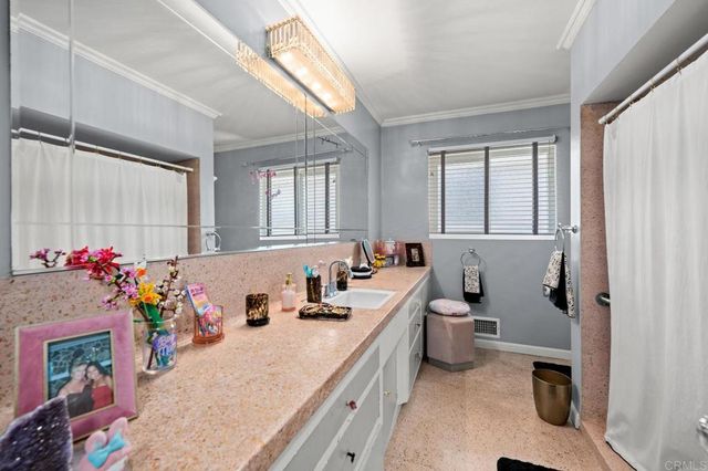 4064 Acacia Street, Riverside, CA 92503