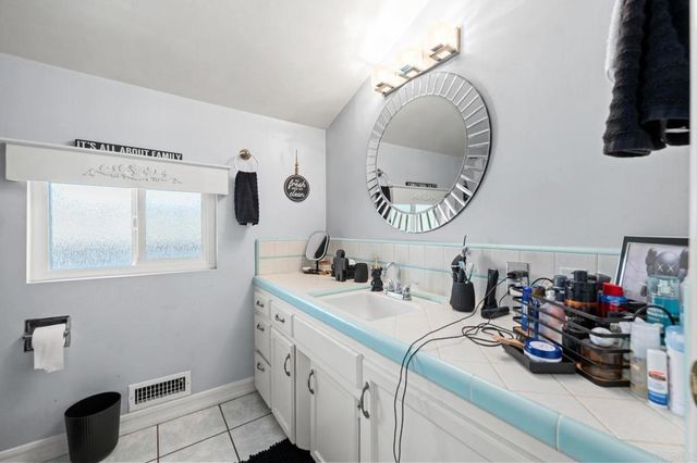 4064 Acacia Street, Riverside, CA 92503