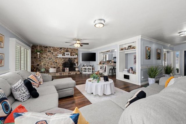 4064 Acacia Street, Riverside, CA 92503