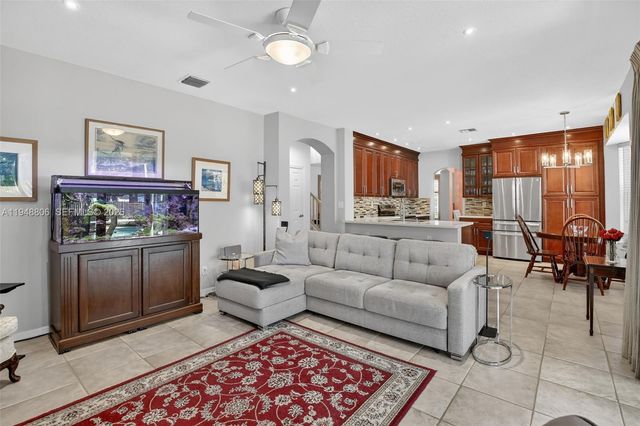 1866 NW 127th Ave, Pembroke Pines, FL 33028