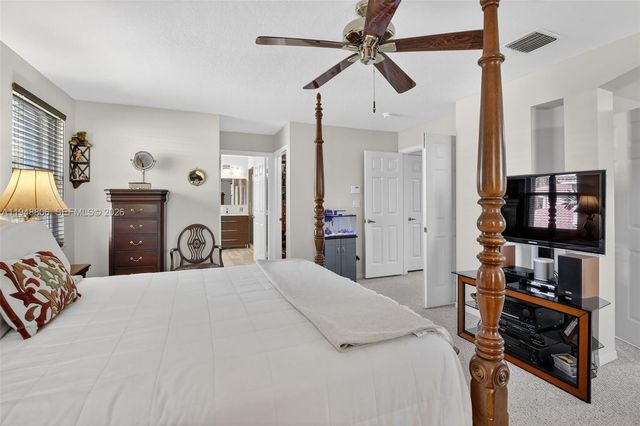 1866 NW 127th Ave, Pembroke Pines, FL 33028