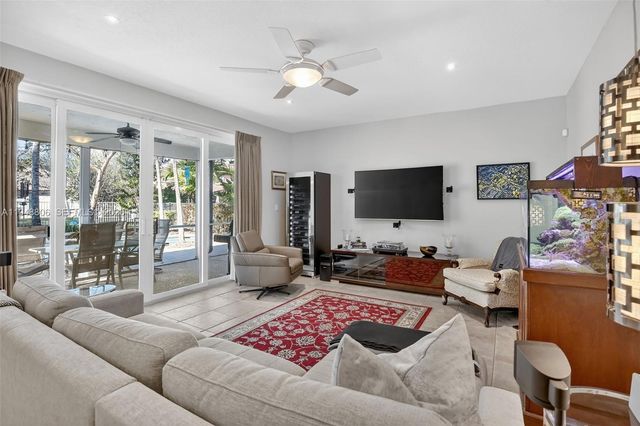 1866 NW 127th Ave, Pembroke Pines, FL 33028