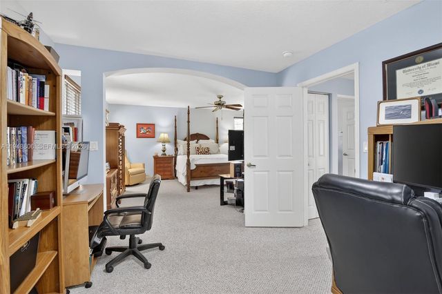 1866 NW 127th Ave, Pembroke Pines, FL 33028