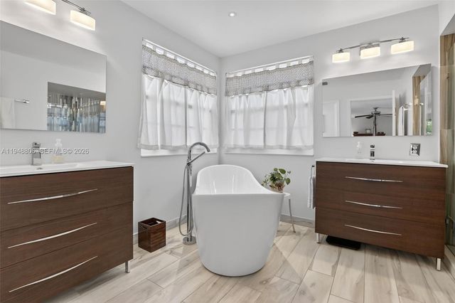 1866 NW 127th Ave, Pembroke Pines, FL 33028