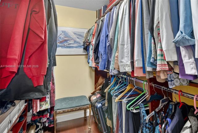 1866 NW 127th Ave, Pembroke Pines, FL 33028