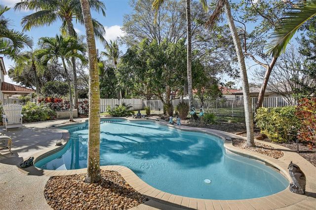 1866 NW 127th Ave, Pembroke Pines, FL 33028