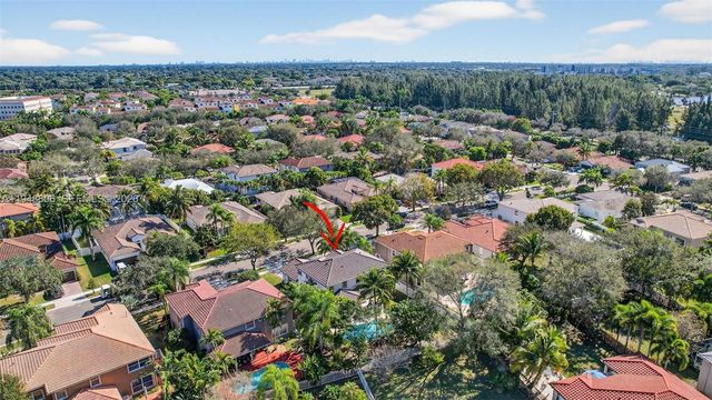 1866 NW 127th Ave, Pembroke Pines, FL 33028