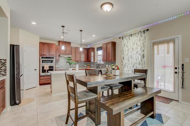 285 Kat Garnet DR, Kyle, TX 78640