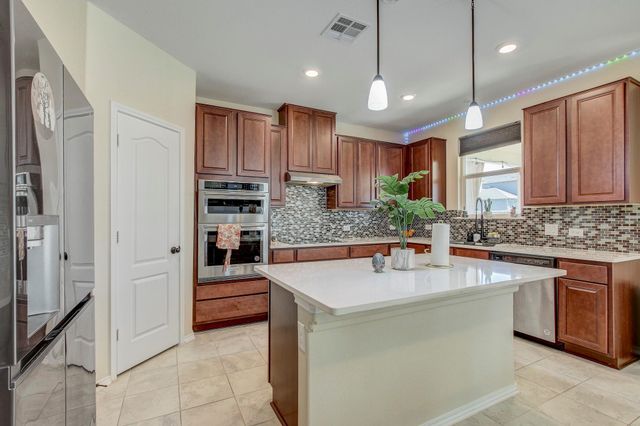 285 Kat Garnet DR, Kyle, TX 78640