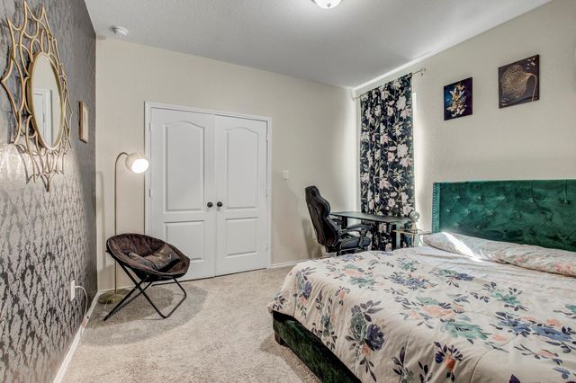 285 Kat Garnet DR, Kyle, TX 78640