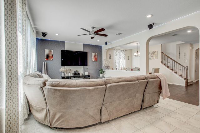 285 Kat Garnet DR, Kyle, TX 78640