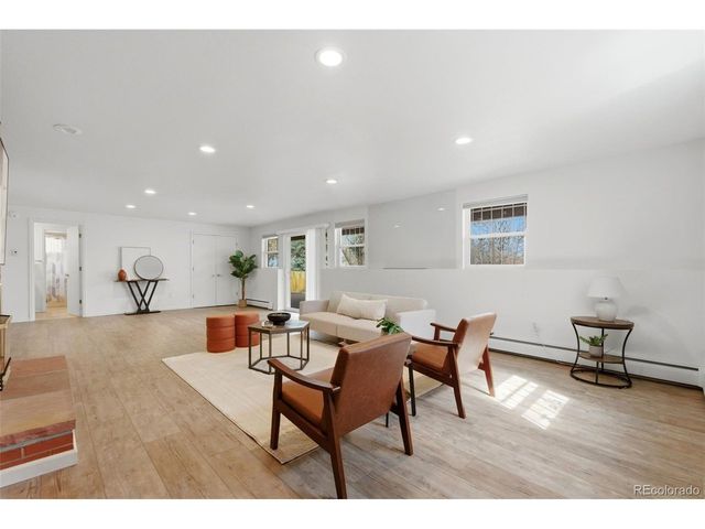 1564 E Easter Cir, Centennial, CO 80122