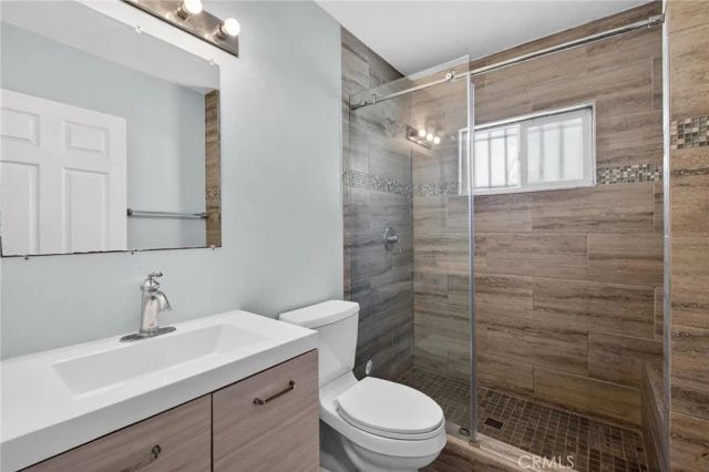 4533 Saturn, Los Angeles, CA 90019