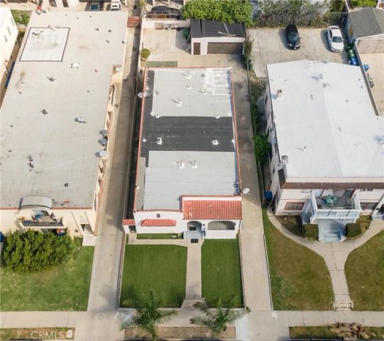 4533 Saturn, Los Angeles, CA 90019