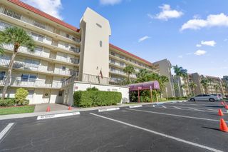 3871 Via Poinciana 201, Lake Worth, FL 33467