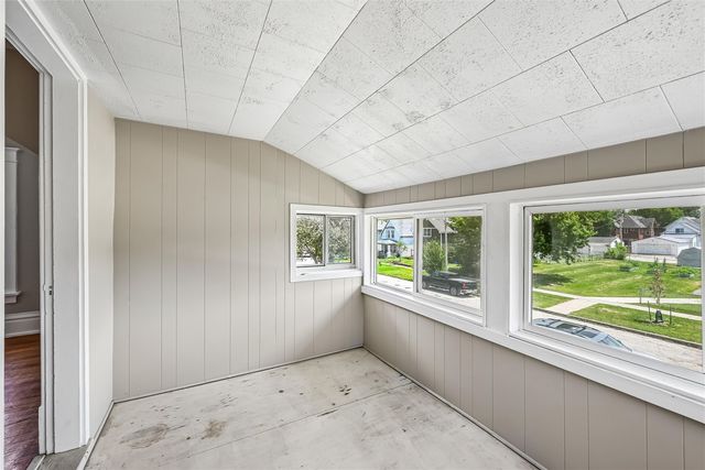 1532 C Avenue NE, Cedar Rapids, IA 52402