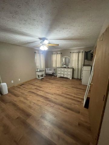 135 Deer Run Road, Huntington, WV 25701