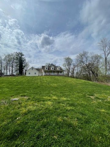 135 Deer Run Road, Huntington, WV 25701