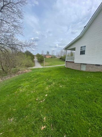 135 Deer Run Road, Huntington, WV 25701
