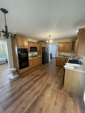 135 Deer Run Road, Huntington, WV 25701