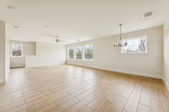 1412 Kent ST, Taylor, TX 76574