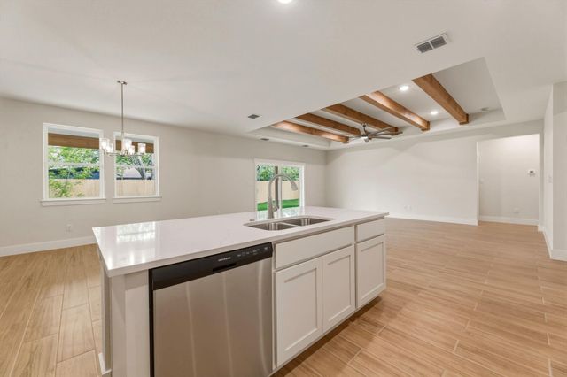 1412 Kent ST, Taylor, TX 76574