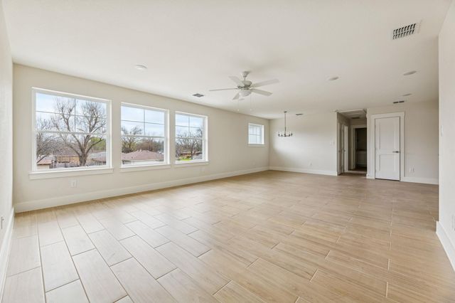 1412 Kent ST, Taylor, TX 76574