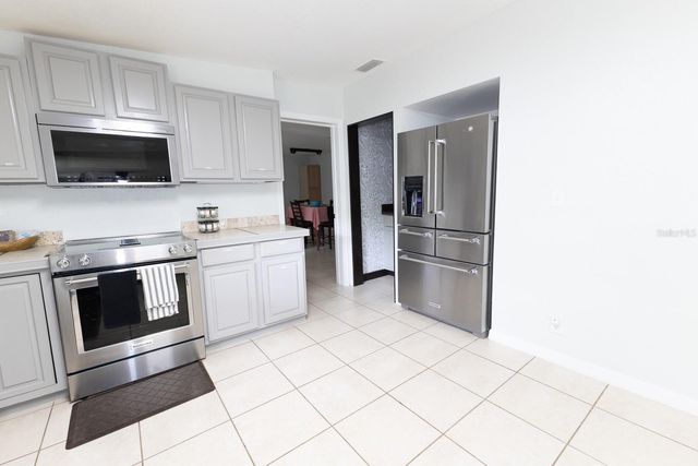 207 MANDARIN LN, Fruitland Park, FL 34731