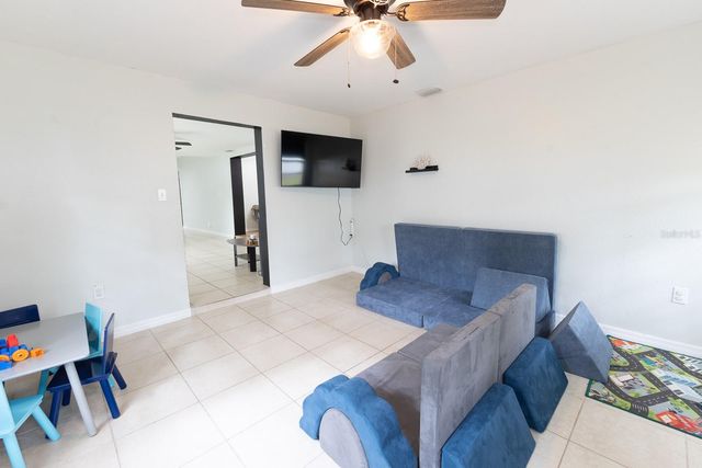 207 MANDARIN LN, Fruitland Park, FL 34731